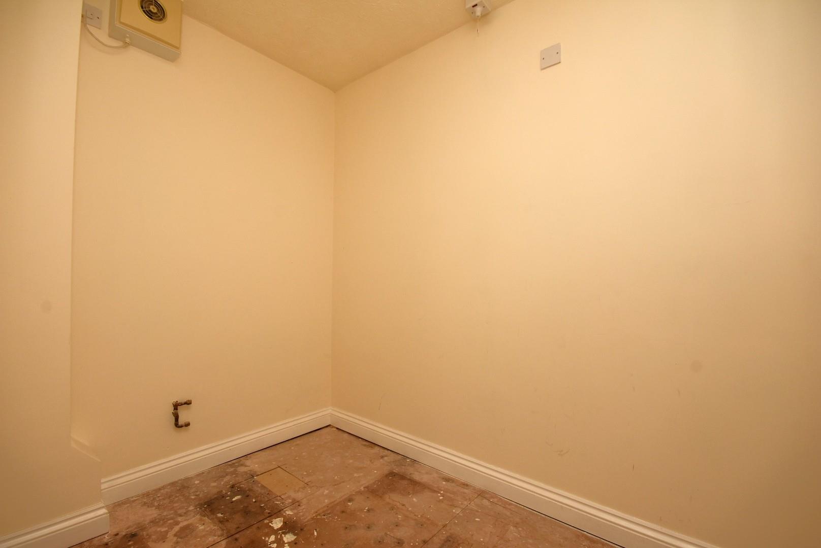 30 Alexandra Court, The Esplanade, Penarth, CF64 3LA